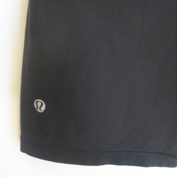 Lulu Lemon Reverse Groove Short - Picture 10 of 12
